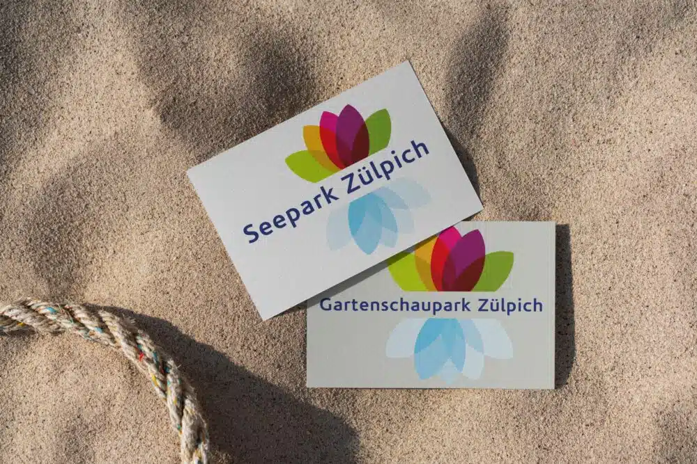 Für den Seepark Zülpich passente eCouleur im Zuge der Umfirmierung behutsam das Logo an, das die neue Ausrichtung des Parks widerspiegelt und den Markenauftritt modernisiert.