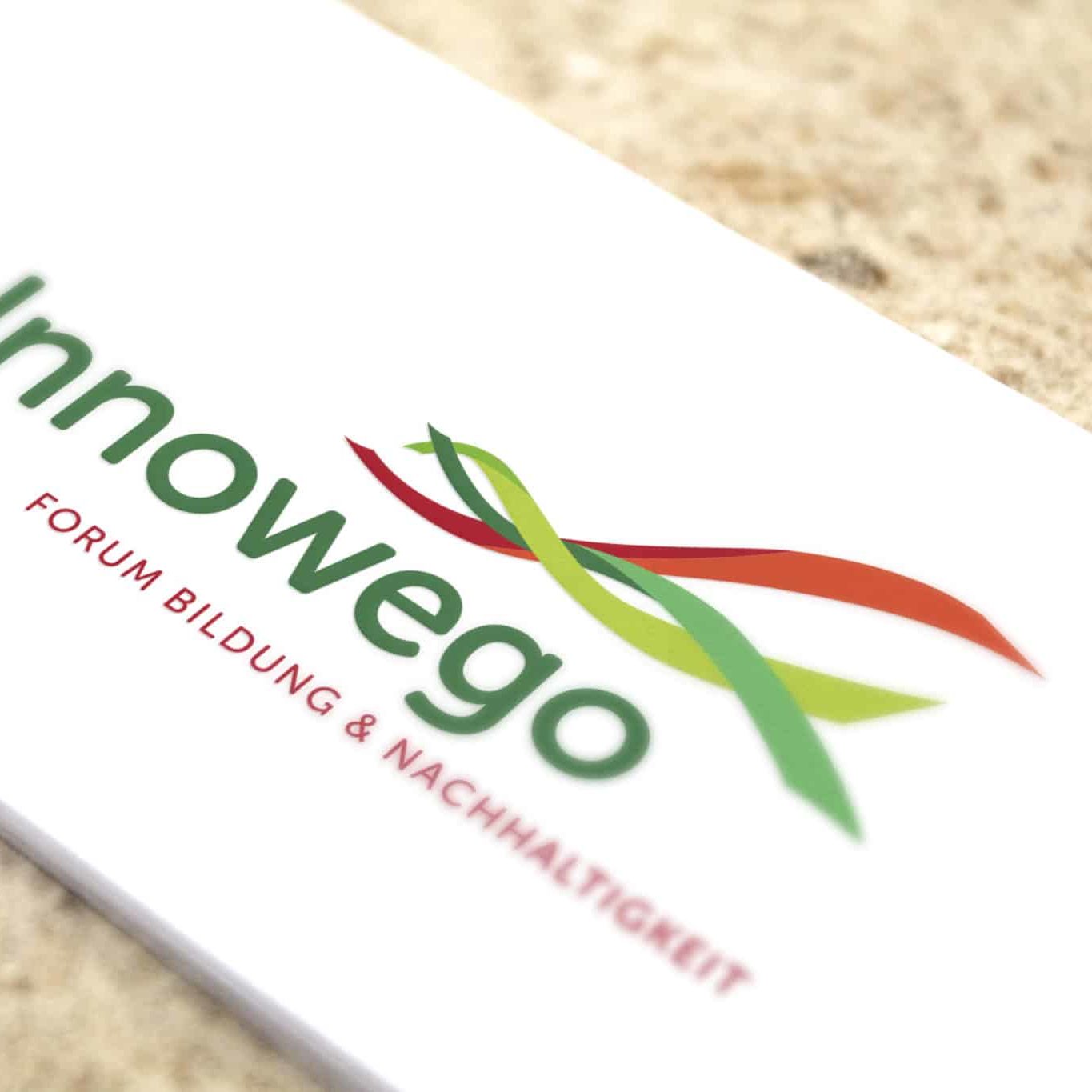 eCouleur Referenz nachhaltiges Design Innowego Printdesign Visitenkarten